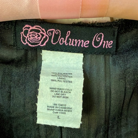 Volume one blouse - Picture 5 of 6